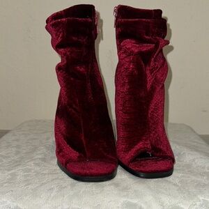 Chic Velvet Peep-Toe Heeled Boots